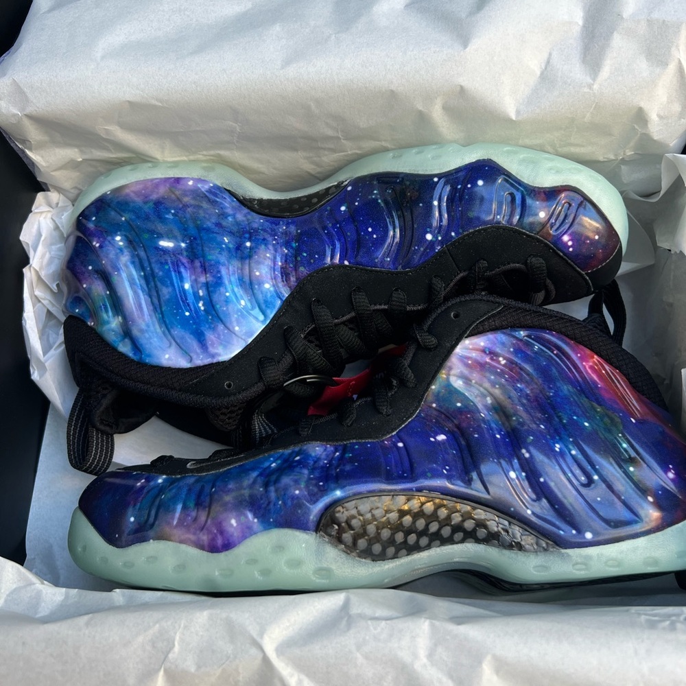 Nike Air Foamposite One QS 100% authentic sz 8 ds